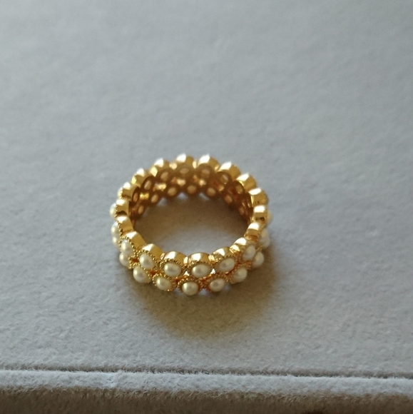 Elegant faux Pearl bezel Gold tone Ring size 8 - Picture 4 of 10